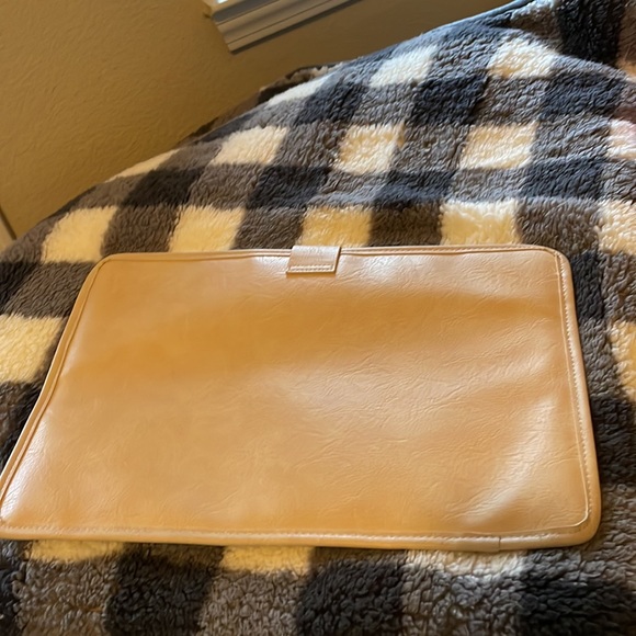 BEIS Accessories Like New Beis Laptop Case In Beige Poshmark